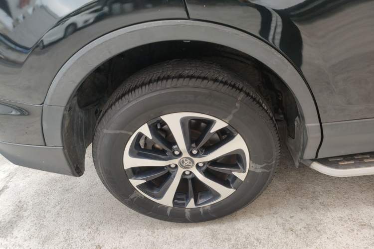 Used Toyota RAV4 2016 2.0L CVT Two-Wheel Drive Fashion Edition China V Standard
