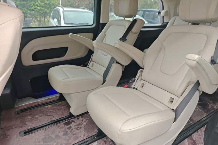 Used Mercedes-Benz Vito 2021 2.0T Business Version 7 Seats Left Rear Seat