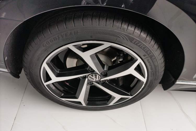 Used Volkswagen Magotan 2023 2 Million Units Limited Edition 330TSI DSG Leading Version
