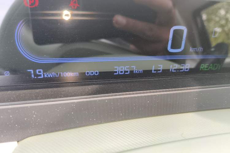 Used Geely Galaxy Panda 2025 210km Panda Rider Odometer Close Up