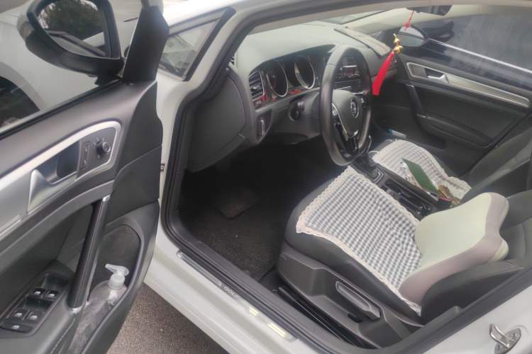 Used Volkswagen Golf 2018 1.6L Automatic Comfort Model
