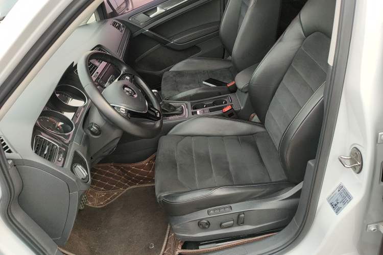 Used Volkswagen Golf 2018 230TSI Automatic Luxury Version