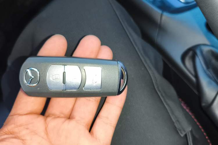 Used Mazda Atenza 2015 2.0L Blue Sky Luxury Edition Vehicle Key