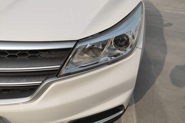 Used Baojun 730 2021 1.5L Manual Fashion Version 7 Seats Left Front Headlight