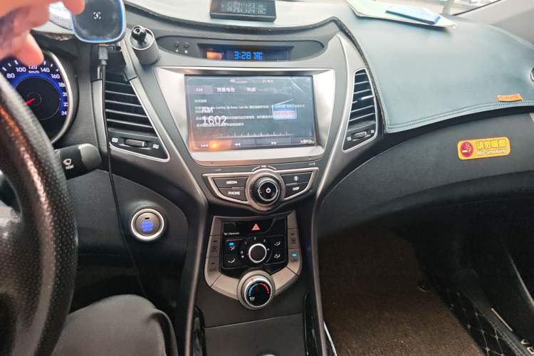 Used Hyundai Elantra (5th Generation / Langdong) 2016 1.6L Automatic Prestige Model Audio And AC Panel