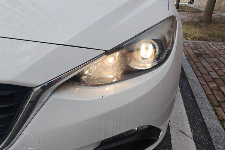 Used Mazda 3 Axela 2014 Sedan 1.5L Automatic Comfort Model Left Front Headlight