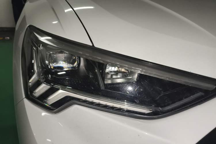 Used Audi Q3 2020 35 TFSI Fashion Dynamic Model Right Front Headlight