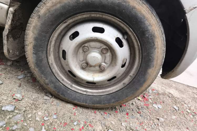 Used BAIC Weiwang 306 2011 1.3L base model 7 seats
