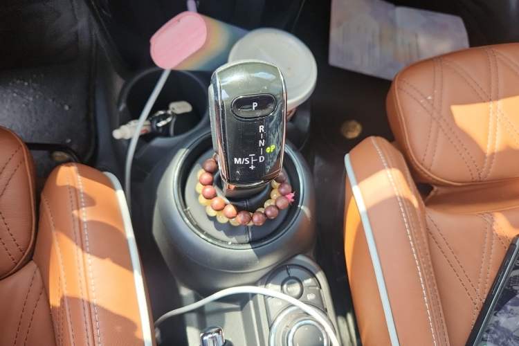 Used MINI 2023 2.0T COOPER S Artist Five-Door Edition Gear Lever