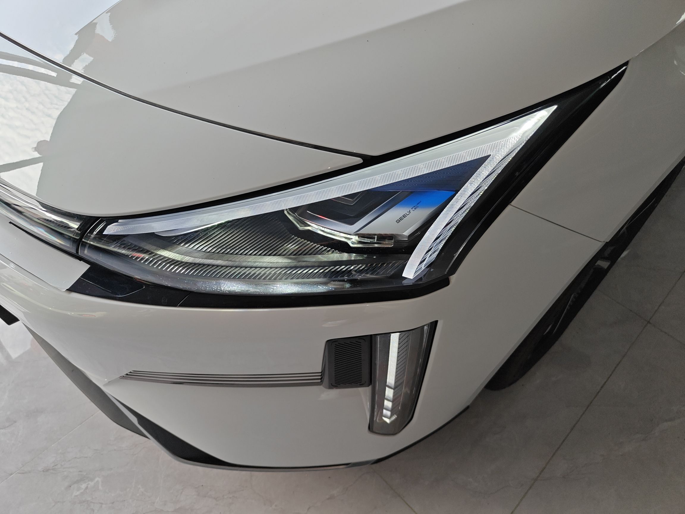 Geely Galaxy L6 2024 125km PLUS Dragon Edition — снимка 3