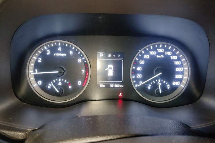 Used Hyundai Tucson 2015 1.6T Dual-Clutch Two-Wheel-Drive Smart Model Instrument Cluster