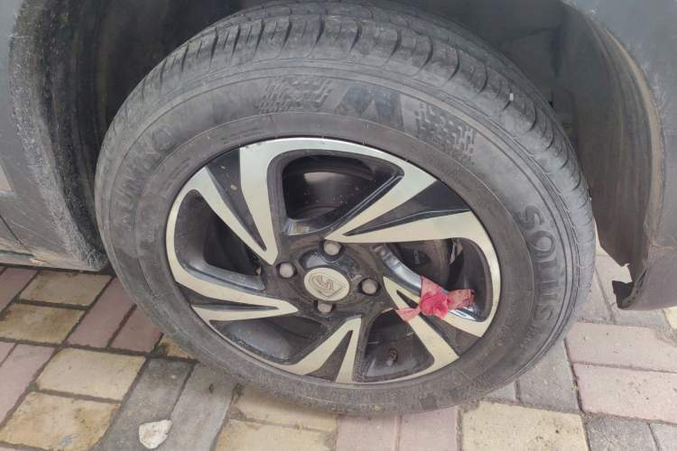 Used Baojun 510 2017 1.5L Automatic Luxury Model Right Front Wheel Hub