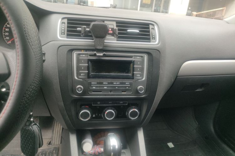 Used Volkswagen Sagitar 2012 1.6L Automatic Fashion Edition