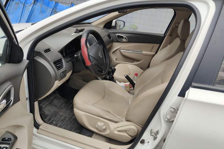 Used Baojun 630 2014 1.5L manual Comfort trim level
