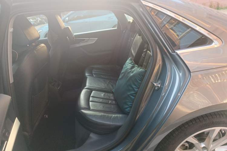 Used Audi A4L 2018 30th Anniversary Edition 40 TFSI Fashion Model