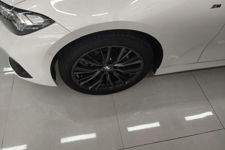 Used BMW 3 Series 2024 325Li M Sport Night Edition Package Left Front Wheel Hub