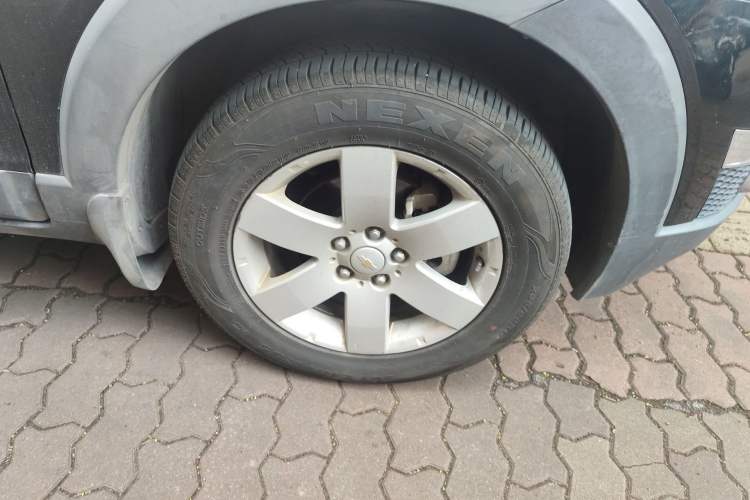 Used Chevrolet Captiva 2014 2.4L 4x4 Luxury Edition 5 Seats Right Front Wheel Hub