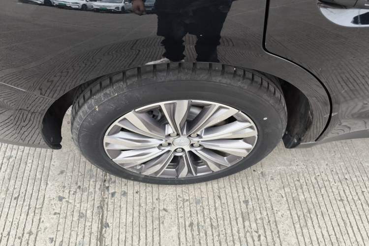 Used Hongqi E-QM5 2022 431 km Charge & Enjoy Edition Exterior 8