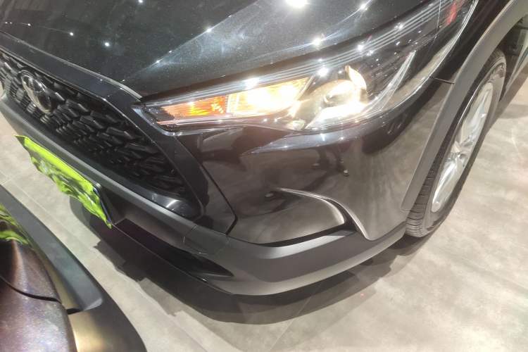 Used Toyota Corolla Cross 2024 2.0L Elite Edition Left Front Headlight