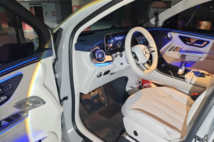 Used Mercedes-Benz EQE SUV 2023 500 4MATIC Special Edition Driver Seat