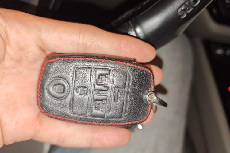 Used Kia Carnival 2015 3.3 GDI Luxury Edition China IV Standard Vehicle Key