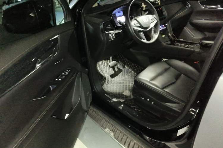 Used Cadillac XT5 2022 2.0T Two-Wheel Drive Luxury Version