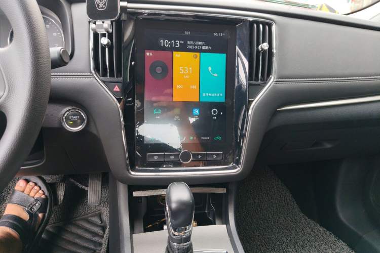 Used Roewe i6 2019 PLUS 20T TST 4G Connected Flagship Superb Edition