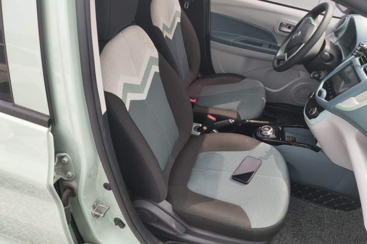 Used CHANGAN Benni E-Star 2021 National Edition Colorful Version Lithium Iron Phosphate (31.86 kWh) Right Front Seat