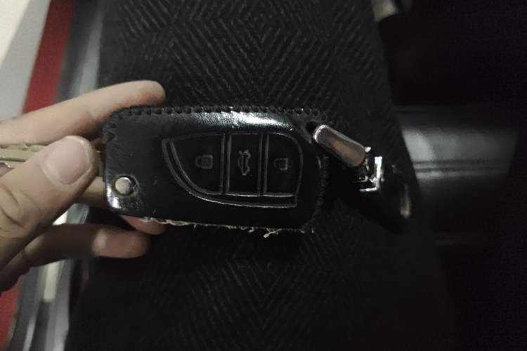 Used Toyota YARiS L Zhi Xuan 2015 1.5E Automatic Charm Edition Vehicle Key