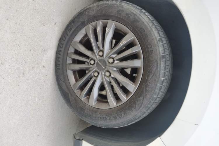 Used SAIC MAXUS G50 2019 1.5T Automatic Elite Edition China V Standard Right Front Wheel Hub