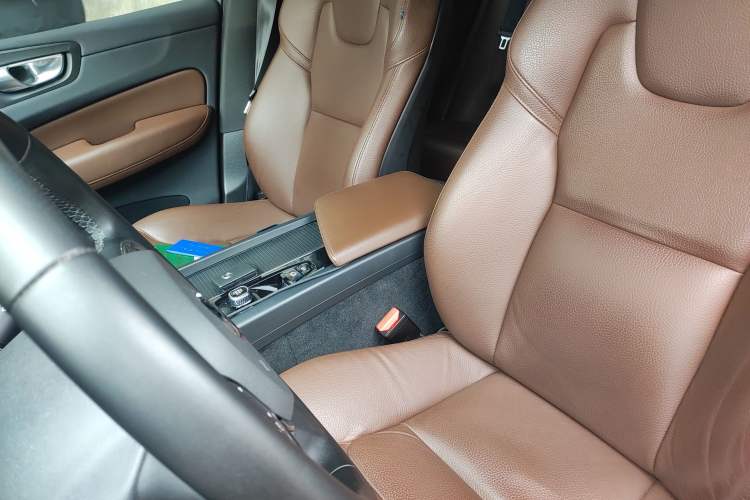 Used Volvo XC60 2024 B5 4x4 Smart Luxury Edition