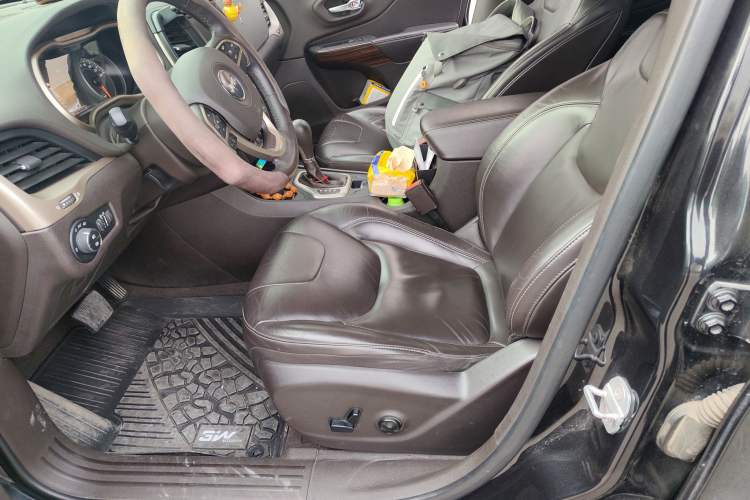 Used Jeep Cherokee 2016 2.4L Professional Smart Version