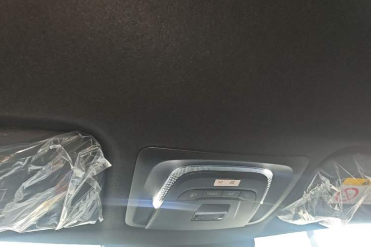 Used Toyota Corolla Cross 2026 Model 2.0L Smart Electric Hybrid Dual-Engine Pioneer Edition
