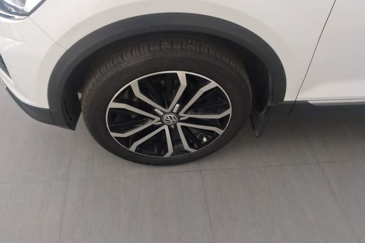 Used Volkswagen T-ROC 2020 280TSI DSG Two-Wheel Drive Comfort Version Left Front Wheel Hub