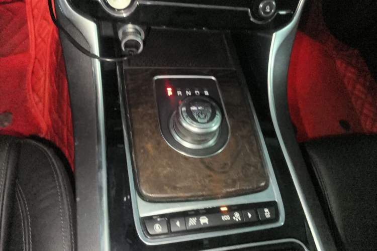 Used Jaguar XFL 2018 XFL 2.0T 250 PS Luxury Edition
