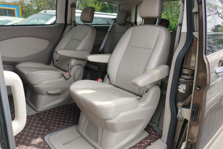 Used Ford Tourneo Custom 2017 2.0T Automatic Elite Version Left Rear Seat