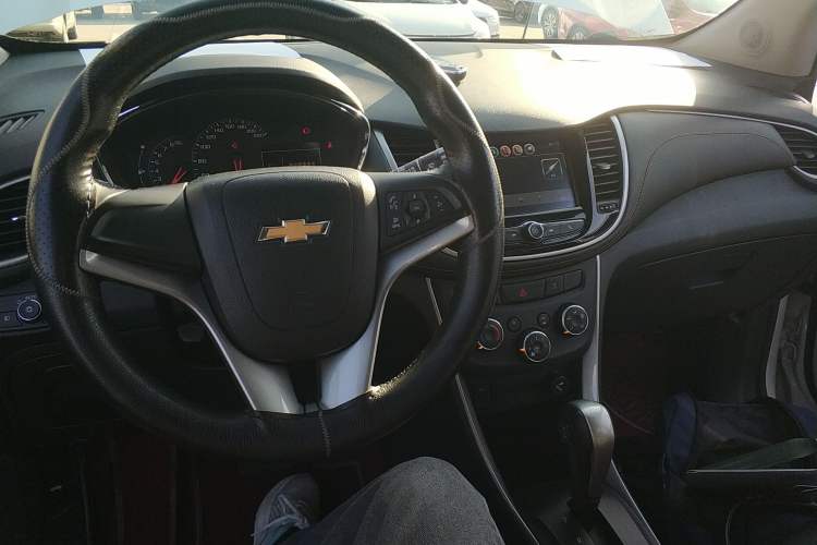 Used Chevrolet Trax 2018 330T Automatic Two-Wheel Drive Luxury Model
