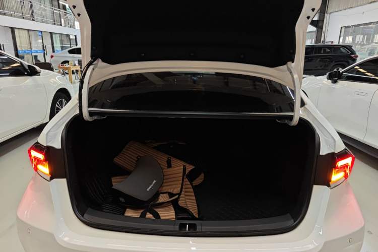 Used Toyota Corolla 2023 1.8L Smart Electric Hybrid Dual-Motor Pioneer Edition
