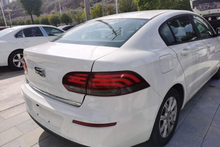 Used Qoros 3 2018 Sedan 1.6L Automatic Leading Model Rear Right 45 Deg
