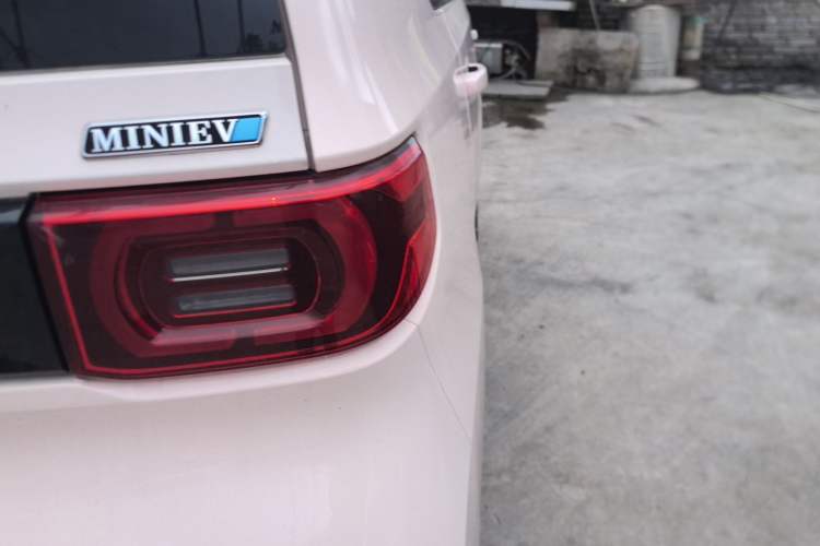 Used Wuling Hongguang MINIEV 2021 Macaron Fashion Model Lithium Iron Phosphate
