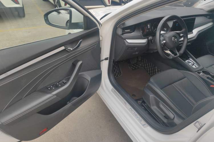 Used Skoda Octavia 2021 PRO TSI280 DSG Luxury Edition Driver Seat