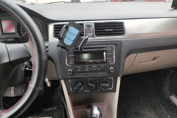 Used Volkswagen Santana 2013 1.6L Automatic Comfort Edition