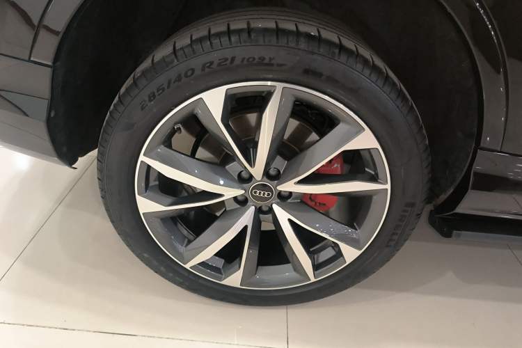 Used Audi Q7 2022 55 TFSI quattro S line Sport model Exterior 5