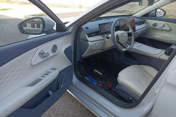 Used Chery Fengyun A8L 2025 1.5 TGDI 145 km Luxury Version