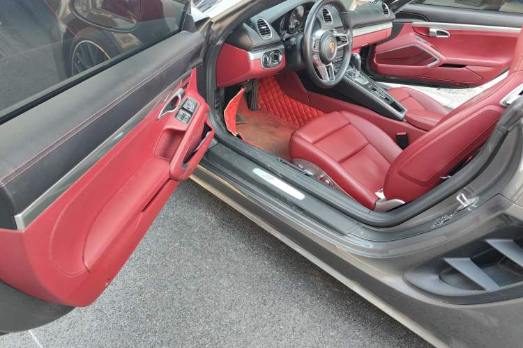 Used Porsche 718 2018 Boxster 2.0T
