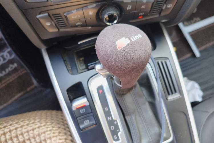 Used Audi A4L 2012 2.0 TFSI automatic standard version
