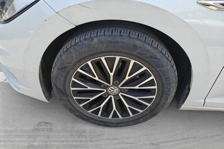 Used Volkswagen Sagitar 2020 280TSI DSG Comfort Version China VI Standard Left Front Wheel Hub