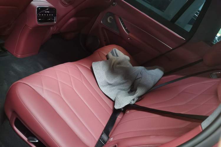 Used Hima AITO M8 2025 Extended-Range Max+ Version 53.4 kWh 5-Seater Edition
