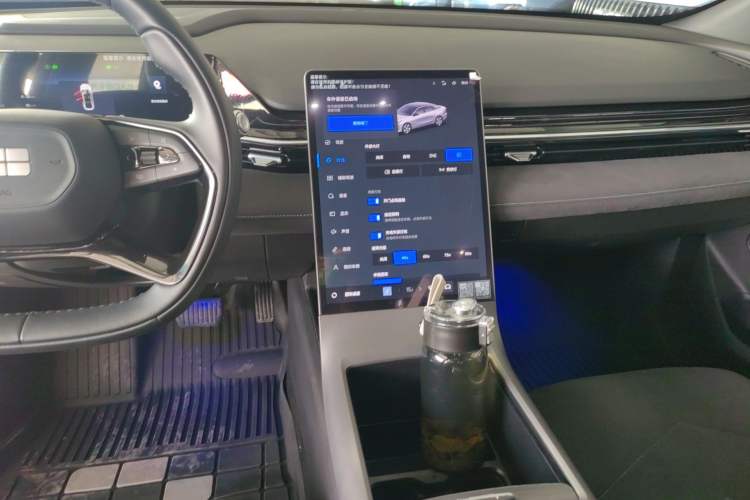 Used Geely Galaxy L6 2024 125km Creative Edition
