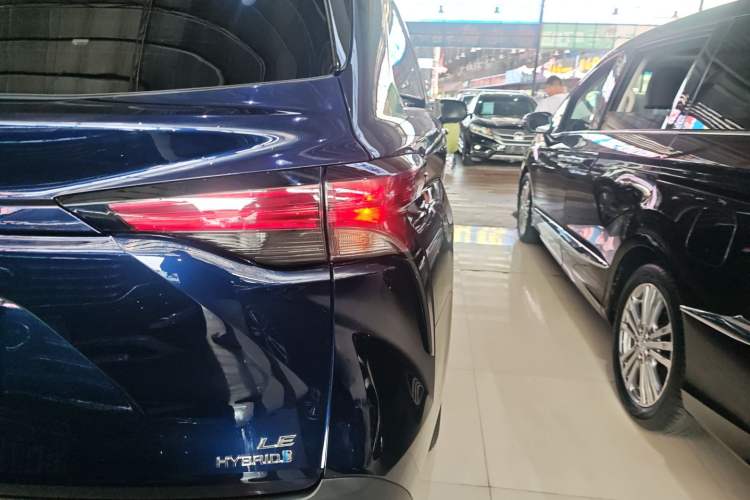 Used Toyota Sienna 2021 2.5L Hybrid Comfort Edition